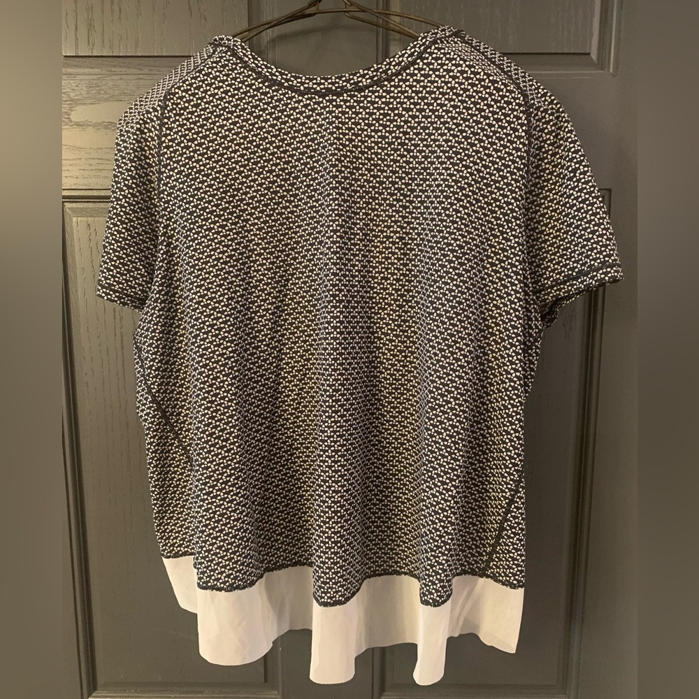 Lululemon fly away top black and white size 14